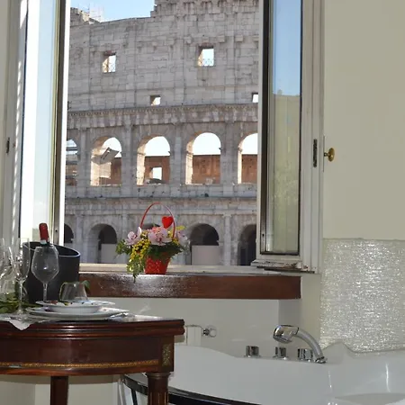 Jacuzzi In Front Of The Colosseum Rome Exterior photo