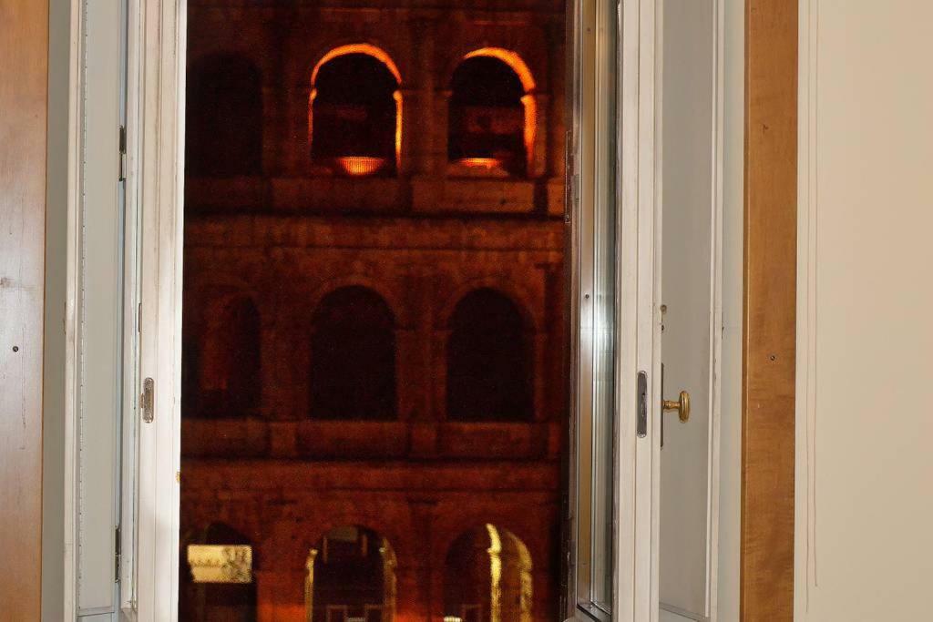 Apartment Jacuzzi In Front Of The Colosseum Rome